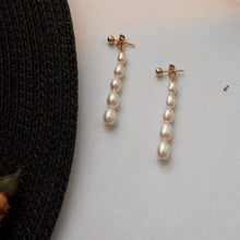 Load image into Gallery viewer, Lumea Linear Freshwater Pearl Drop Earrings S925 Silver Studs Gradient Rice Shaped Pearls Y122